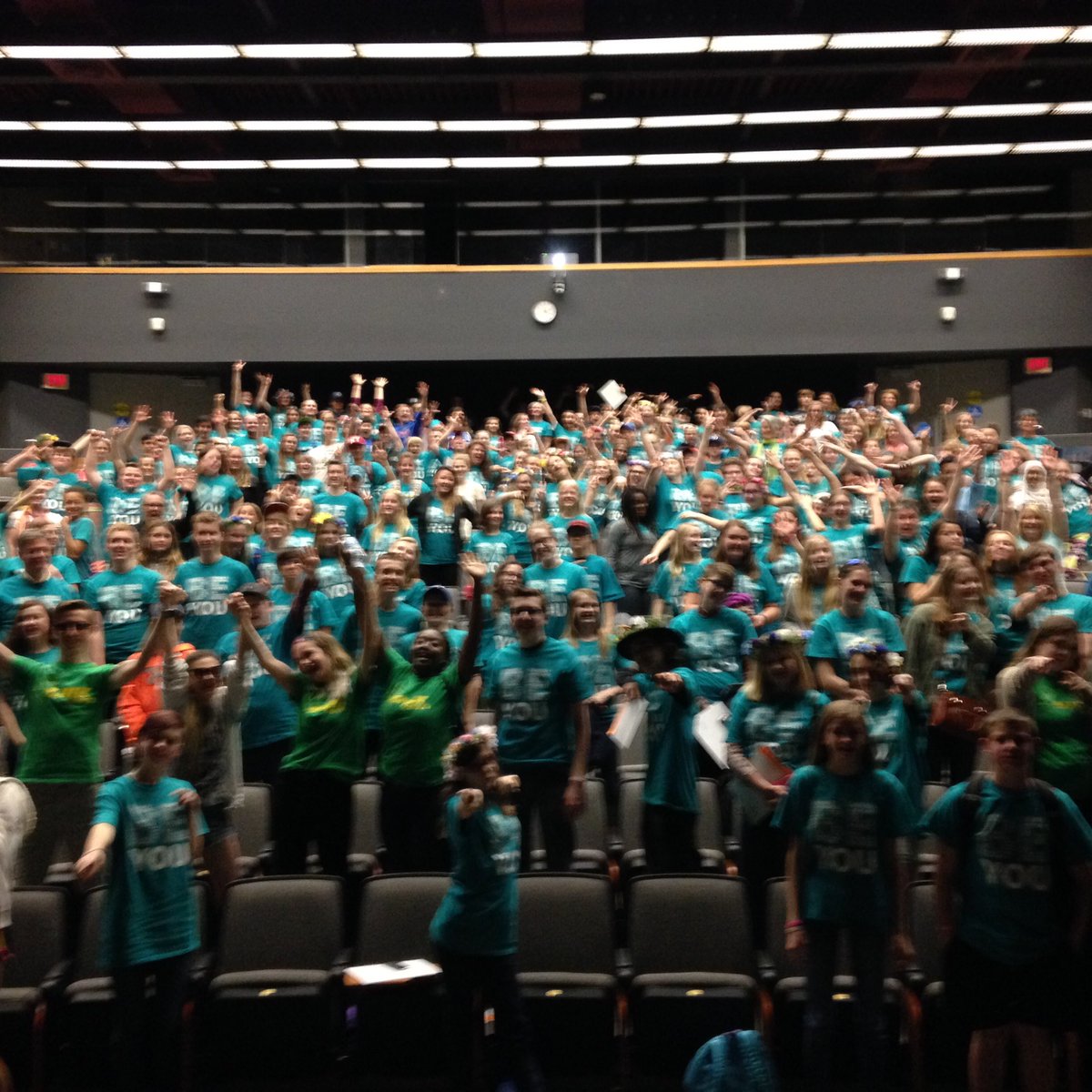 DaleRoadSenior's tweet photo. A see of teal BE YPU shirts at the BE YOU student leadership conference. #propositivity@kpr #kprisawesome. https://t.co/8VX1jj41p3