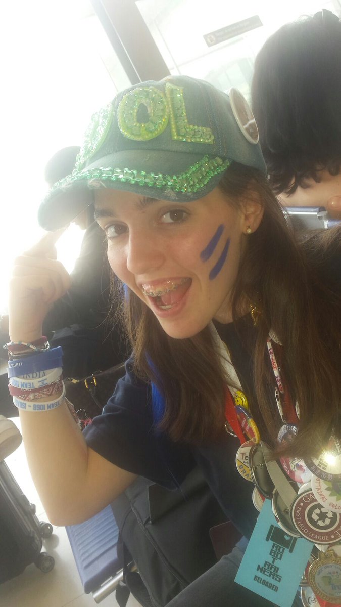 Bye Tenerife! Me llevo mucho más q una gorra y chapas chulísimas: muchos amigos y recuerdos imborrables! #FLLOEC16