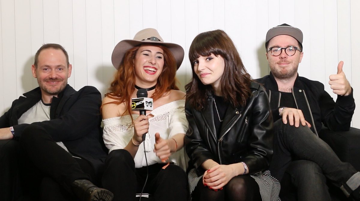 LeGarageTV's tweet photo. ☝🏻️☝🏻☝🏻Ayer estuvimos con @CHVRCHES gracias a @InsideShops #insideSOS48 ¿queréis verlo? 🤘🏻😝 #chvrches https://t.co/0SRdUGAYnj