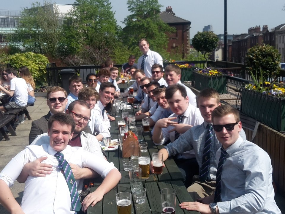 SheffEngRFC's tweet photo. It's #fansoc and #propsoc enjoying the sun and beer prior to sitting down thorne #engibeers https://t.co/UjLbGxdZze