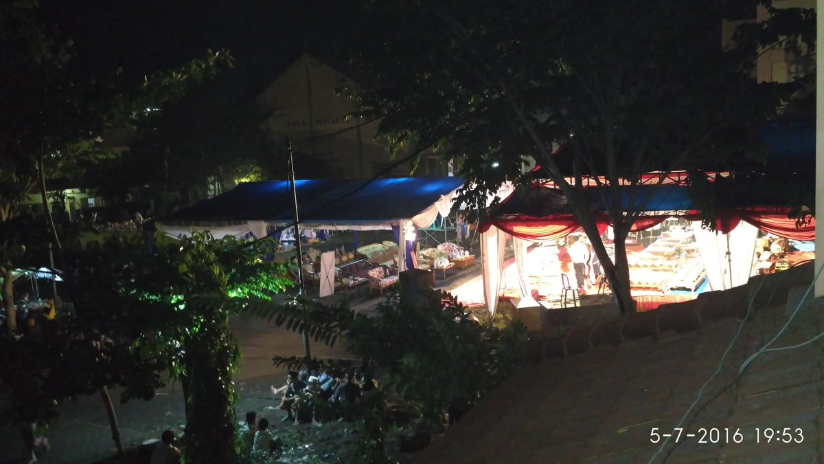 Ngallah85's tweet photo. Area malam puncak Dies Natalis 14 @YudhartaNesia #BudayaNusantara https://t.co/NpC22UnnNU