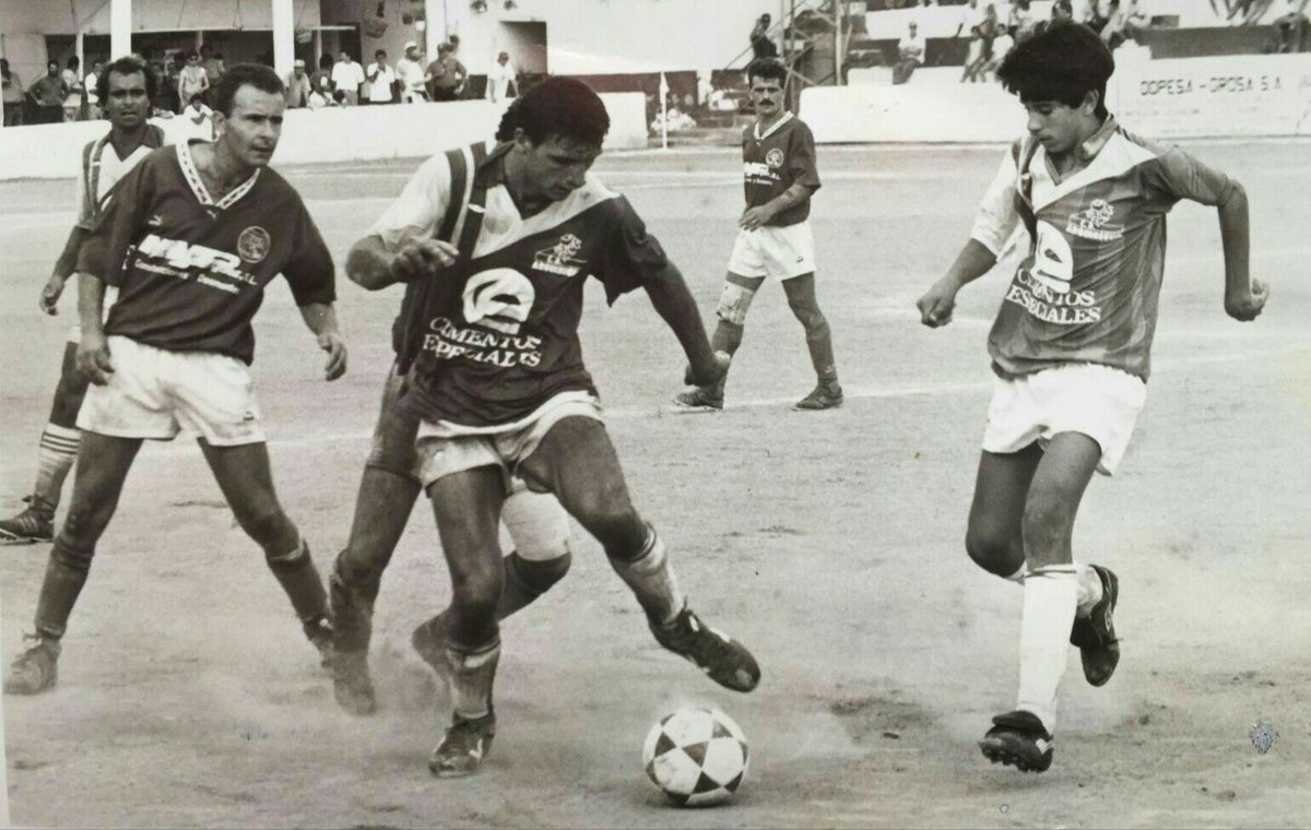 Pablo_VVarela's tweet photo. Se va un tipo elegante, se va el '21'. Gracias por todo y más, Juan Carlos Valerón. https://t.co/g4pqYMJ1rO