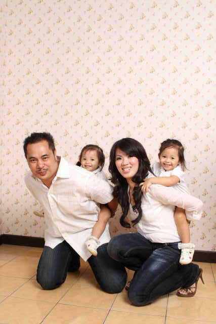 VMelyanti's tweet photo. @JAGADIRI_ID Sebagai orangtua kami selalu memberikan yang terbaik bagi kedua putri kembar kami #ekspresiJAGADIRI https://t.co/QNnkTX6HYO