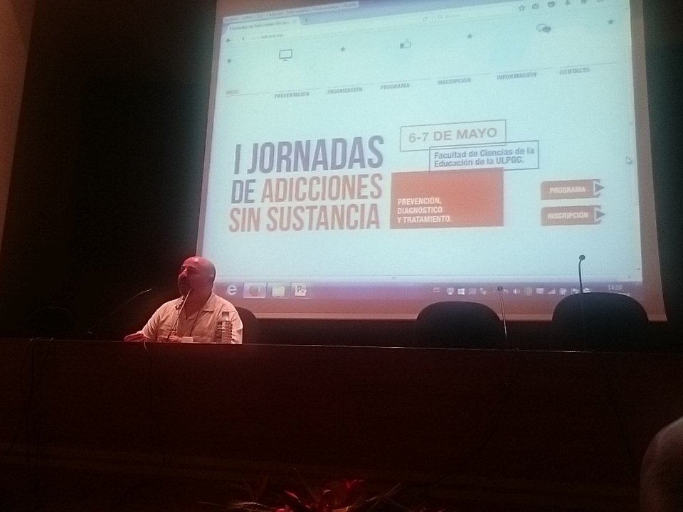 generoydrogas's tweet photo. Andrés Carmona de @click_puntomega nos presenta https://t.co/4dxOojnAvp
#AdiccionesRedClick https://t.co/RVkjEzcuIF