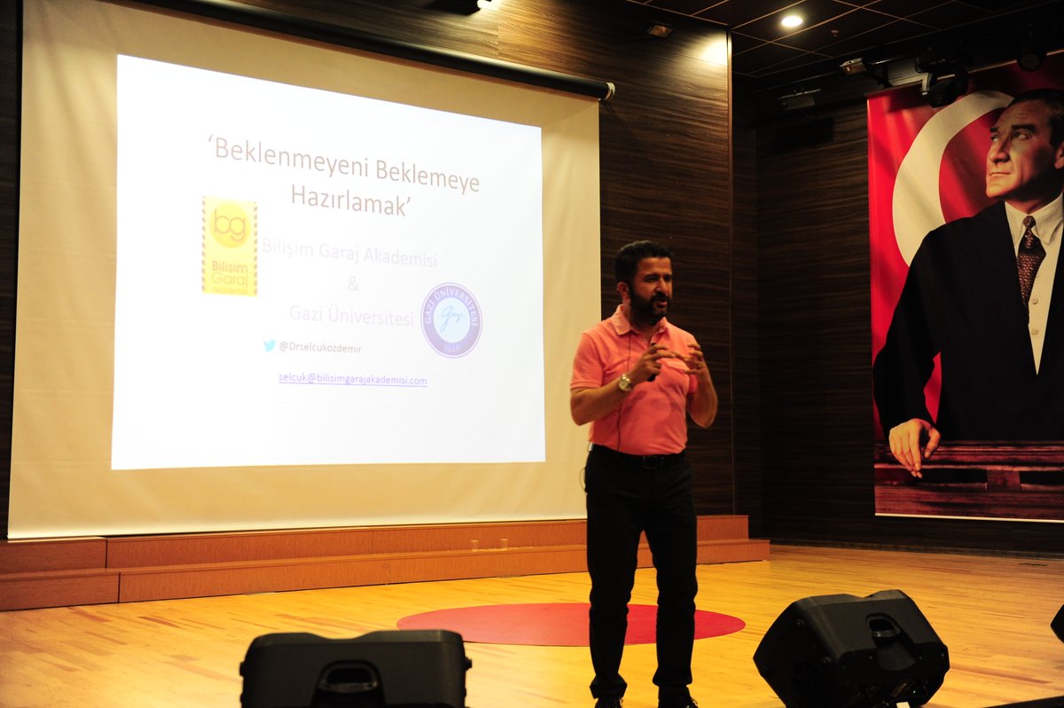 tedadanakoleji's tweet photo. #TEDMAKERS Doç. @DrSelcukOzdemir ile Teknoloji:  İki Yanı Keskin Bıçak Konferansı #durmayap https://t.co/Gy9QICchw9