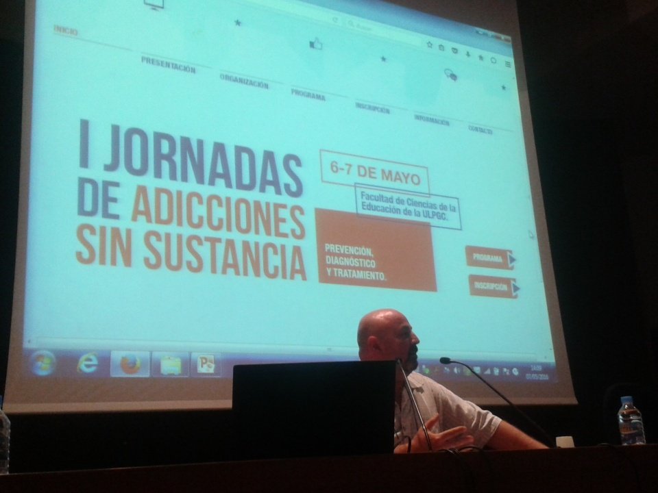 PSICOSPANT's tweet photo. #adiccionesRedclick.... Andrés Carmona explica Red Click... un proyecto ilusionante de trabajo en Red... te animas? https://t.co/iiozXzCFkU