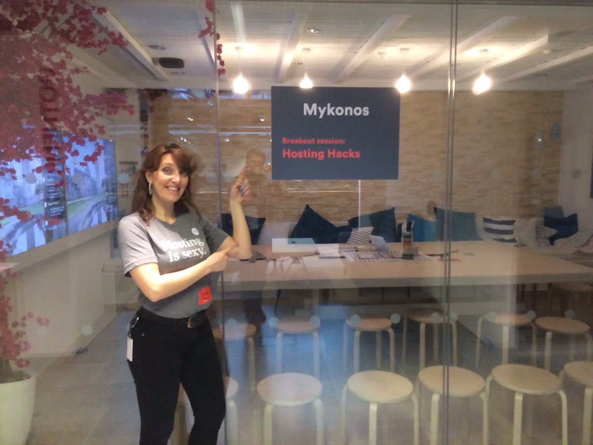 Crissyronk's tweet image. Getting ready for my next breakout session of #hostinghacks awesome experience at Oscailté #airbnbmeetup