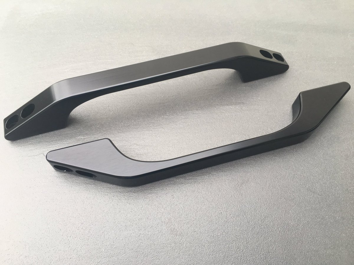 OnzloCP's tweet photo. Defender Aluminium Overhead Grab Handles in Black - go to https://t.co/ajTnGChZ5U for a range of colours! https://t.co/ezLtVIHXBC