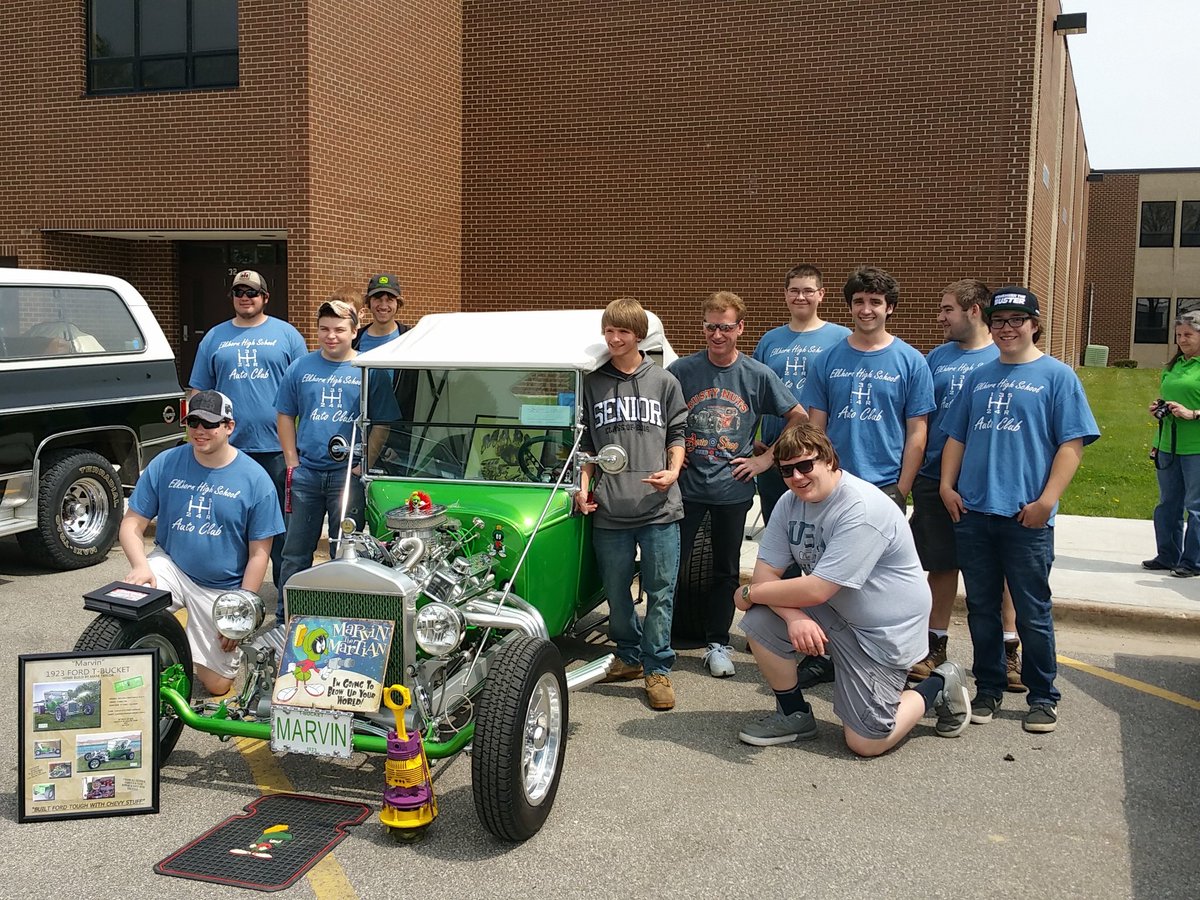 bjorgec's tweet photo. Best Modified Award at the EAHS Auto Club Car Show #EAHSGO https://t.co/mDJvK9mzYH
