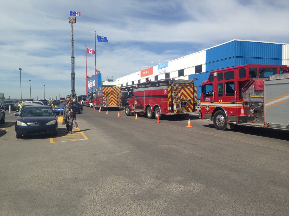IAFFLocal3021's tweet photo. Come support #fmmfire with BBQ and bouncy castle https://t.co/Yq8XsNtG7c