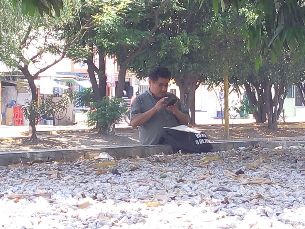 Y estos ? Sobre Av Ferrocarril tienen una casilla #Alerta <a href="/INEMexico/">@INEMexico</a> <a href="/INE_Oaxaca/">INE Oaxaca</a> <a href="/IEEPCO/">IEEPCO</a> <a href="/PGR_mx/">CasinoPPC📌</a>