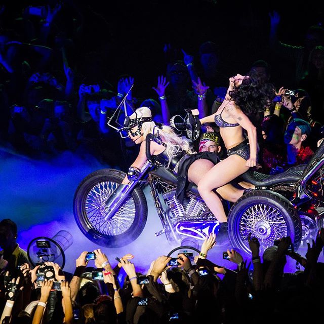 heeweew's tweet photo. planethollymood#bornthisway #ladygaga #album #era #stefanigermanotta #judas #edgeofglory #youandi #littlemonster #l https://t.co/ppFcjmFYqq
