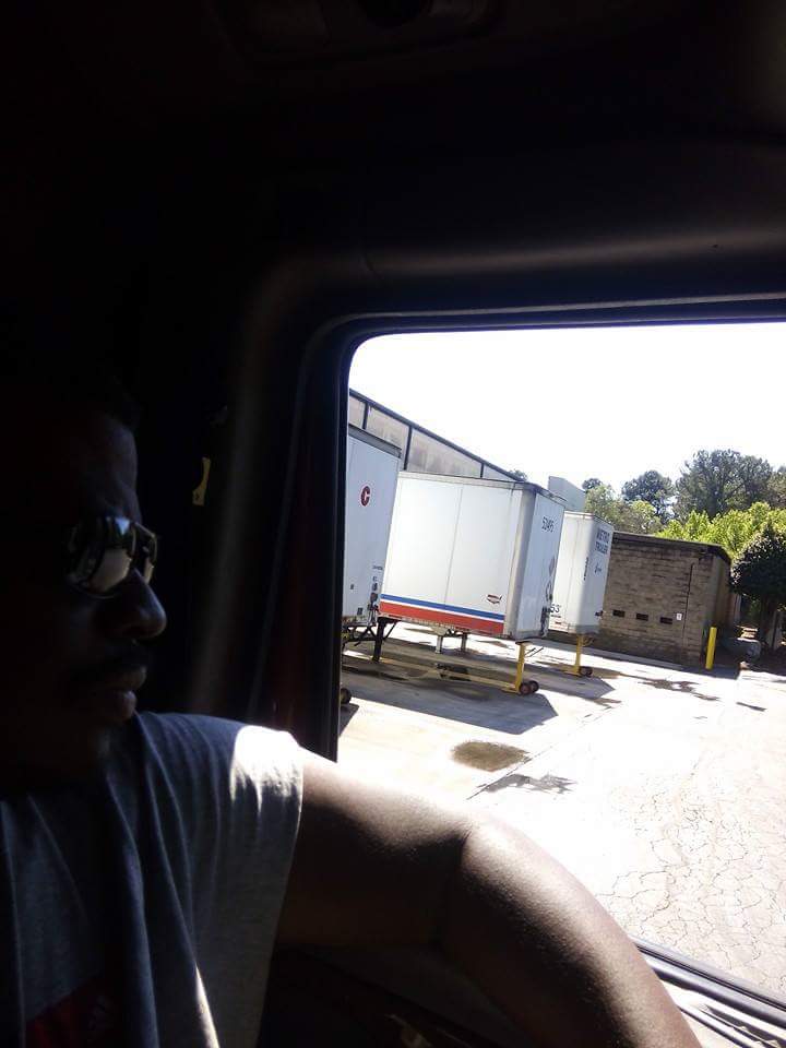 darktrucker30's tweet photo. Afternoon from the trucker! https://t.co/dYwJCyJ53u
