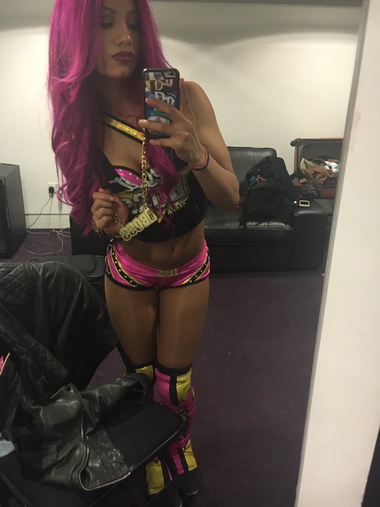 aprice0001's tweet photo. Almost bell time...time to make an impact and leave an impression on @BlackLionPro!
#emeraldrain https://t.co/jOCI4xbP1O