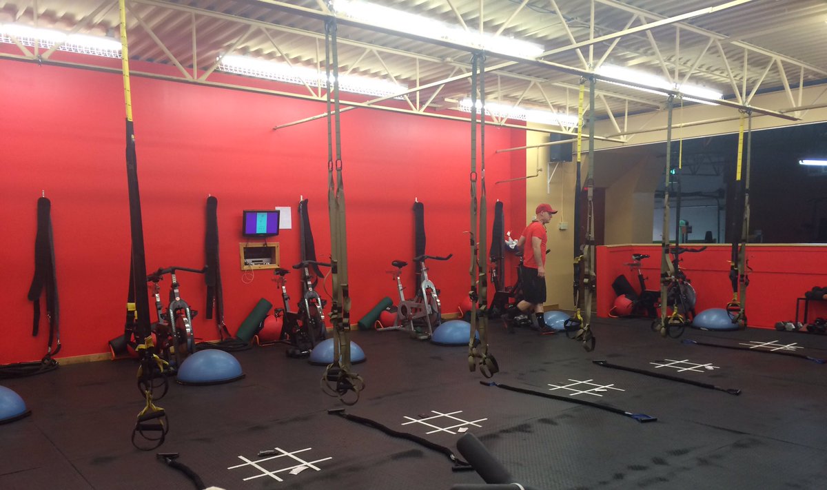 expeditiousKat's tweet photo. Neil setting us up for success!
Another amazing training sesh #CodeRed https://t.co/7oBGQePLoY