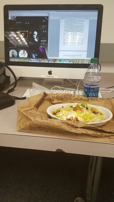FictionMFA's tweet photo. Lunch break during my last #WritersBootCamp. Thanks @nami_mun for thinking up such a wonderful monthly experience! https://t.co/qnawceOSD8