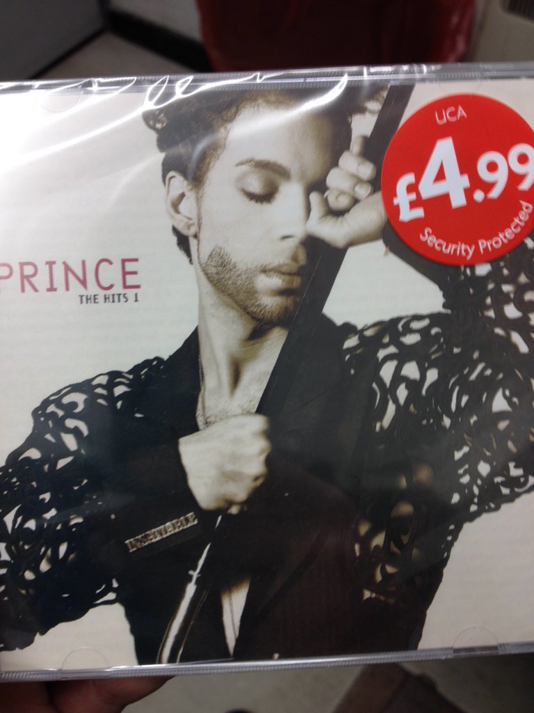 hansonLAD1988's tweet photo. As if there's no purple rain on there disgrace!!!! https://t.co/Wjz5xiluiX