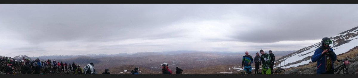TrailAdvantage's tweet photo. @DecathlonUK @GiantSheffield @jejamescycles @theoutdoorcity  ready for some #massstartaction at the #Macavalanche https://t.co/KCWvFRumRD