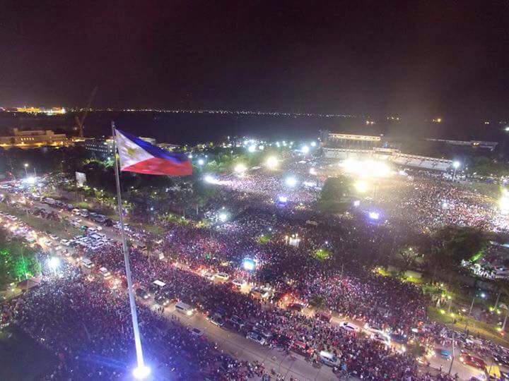 DZAR1026's tweet photo. 1, 370, 000 katao, dumalo sa isinagawang Miting De Avance ng Duterte-Cayetano tandem sa Luneta
#PHVoteDuterte https://t.co/l7GlM6Y7VG