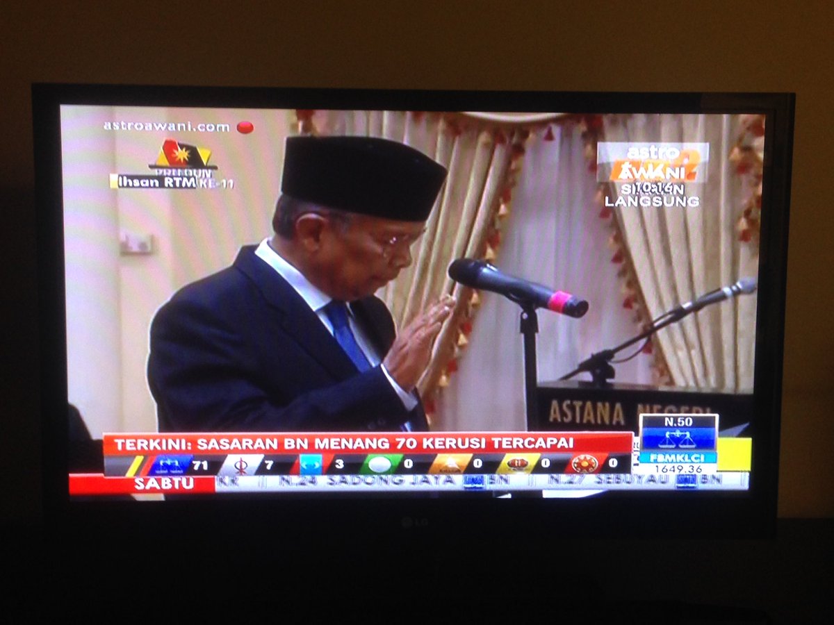 zacharykr's tweet photo. Tan Sri Adenan angkat sumpah on the spot! Hebat! Tahniah #teamadenan #prn11 #prn11sarawak #PRNSarawak2016 https://t.co/5Q4AummhJG