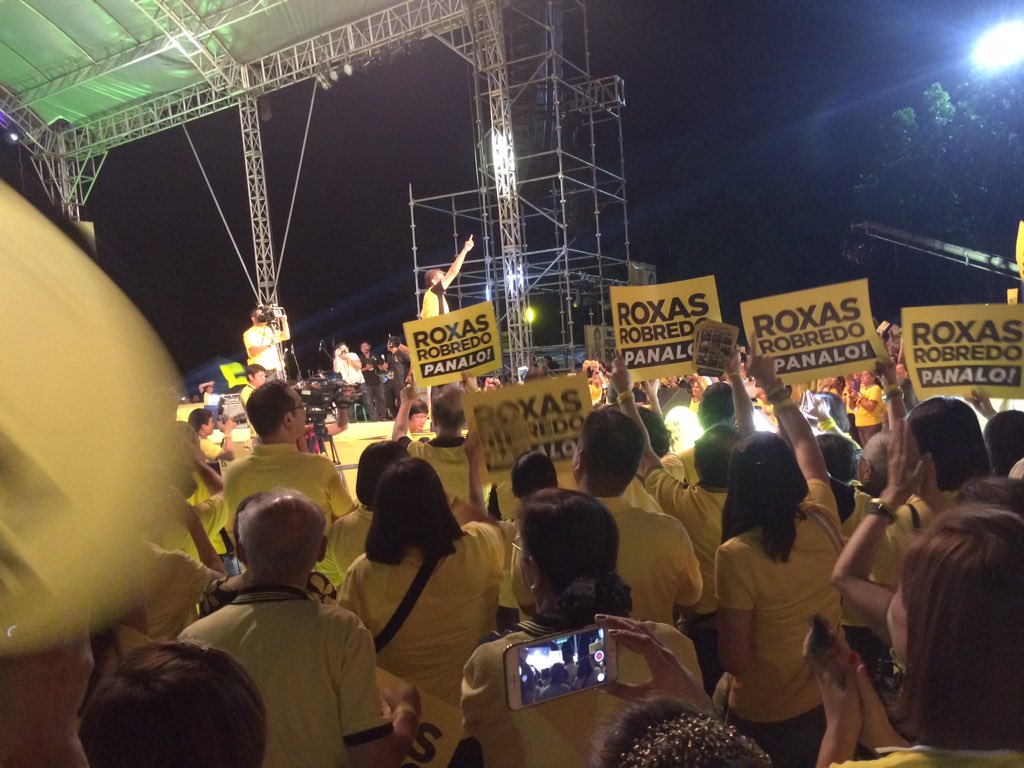 am_malaya's tweet photo. President Mar Roxas on stage! #RoxasRobredo MAR ROXAS NATION https://t.co/m7SAYllpx2