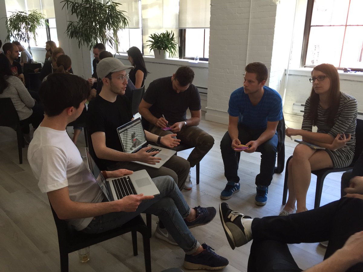 lynseythornton's tweet image. Our UX team discussing experiences setting up/running their real businesses on @Shopify #shopifyux #sharedcontext