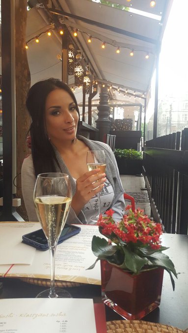 2 pic. Happy birthday to me, with @RoseValerie_x at Buddha Bar ?? https://t.co/0jH71jziLM
