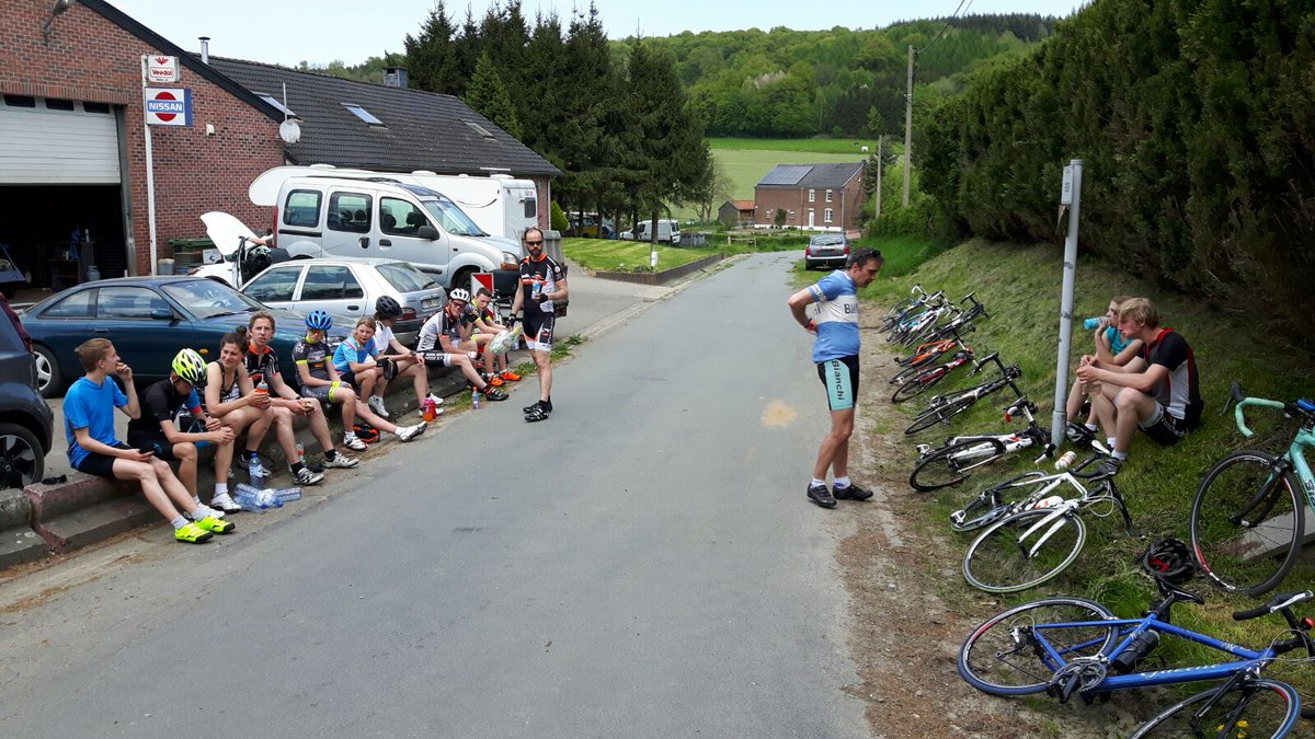 Topsport_GE's tweet photo. Trainingsweekend voor mount ventoux voor ons goede doel join4energy. 10 lln van klas 1tot4. #trots #graafengelbrecht https://t.co/eI9NAaz19i