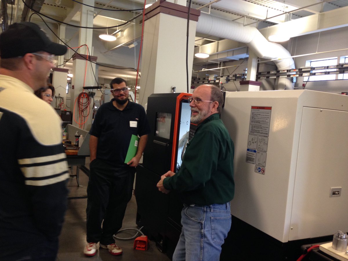 PMIschool's tweet photo. Open House is happening right now!  Stop by to meet our instructors and see awesome demonstrations!#Manufacturing https://t.co/czXEKSZvGC