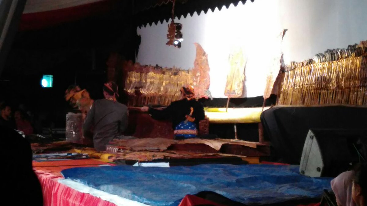 YudhartaNesia's tweet photo. Pagelaran Wayang sudah dimulai #BudayaNusantara https://t.co/jgUKNrmrLe