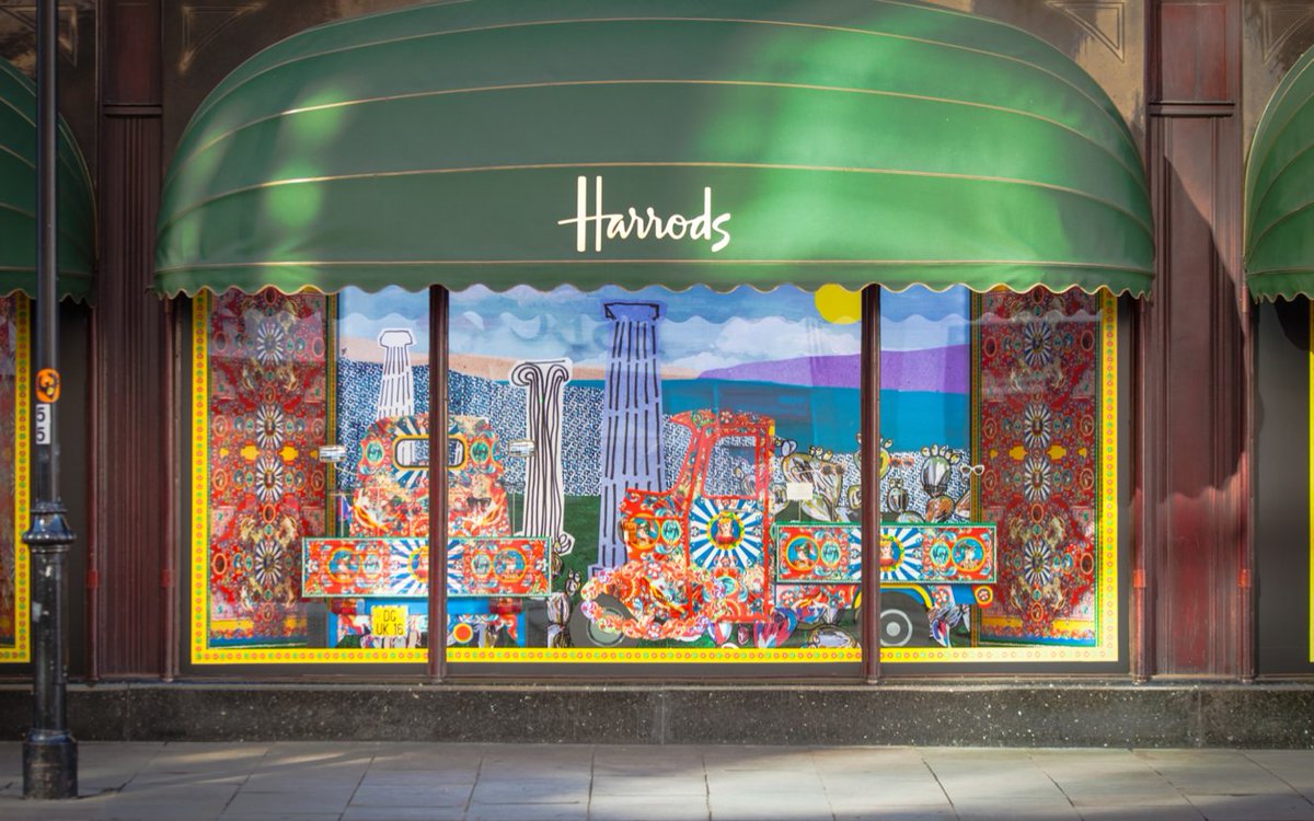 Windows of Harrods in London take on an Italian feel thanks to the #DGSicilianCarretto Eyewear displays. #dgeyewear