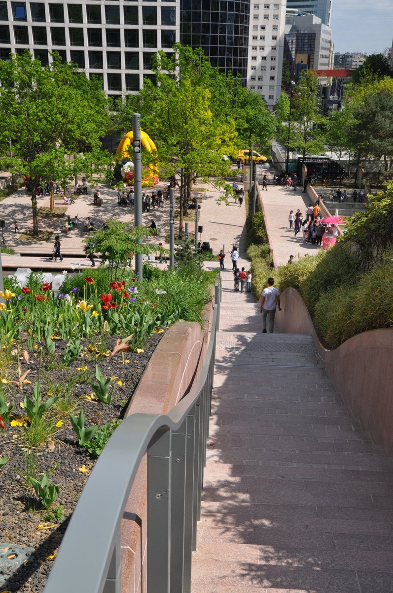 CBoucherie's tweet photo. #Courbevoie le #parcDiderot est-il #PMR ? @epadesa @VilleCourbevoie https://t.co/2FeXVw2OQx