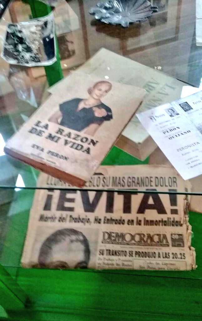magariovero's tweet photo. #Evita, hoy + que nunca, en el 97 Aniversario de su nacimiento, presente en la memoria y el corazón #LosToldos https://t.co/0i7cuyAJGu