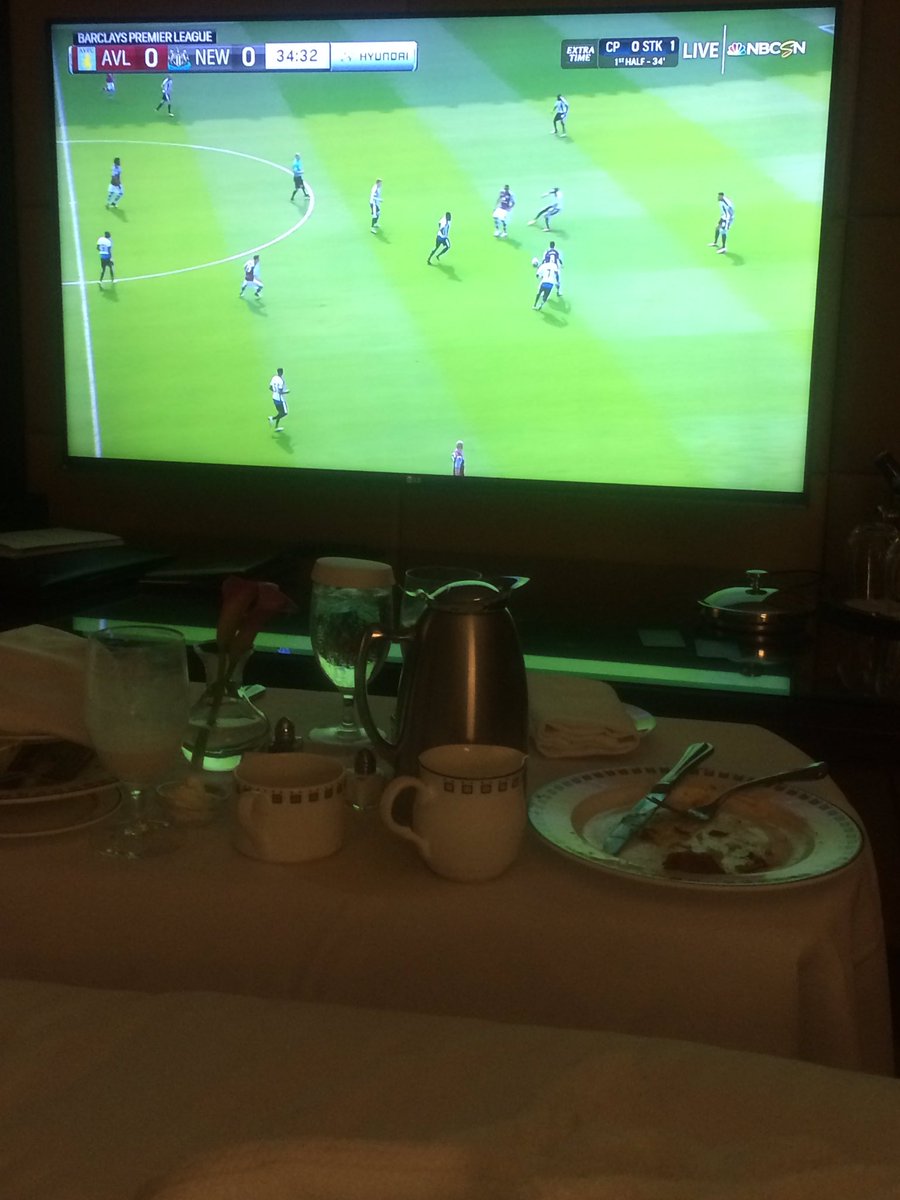 SimoSinnott's tweet photo. @radiokerrysport @StageandSport @Kerry_Official breakfast eat EPL on TV Kerry hurlers on the radio #perfectsofar https://t.co/AOxL1XwSBy