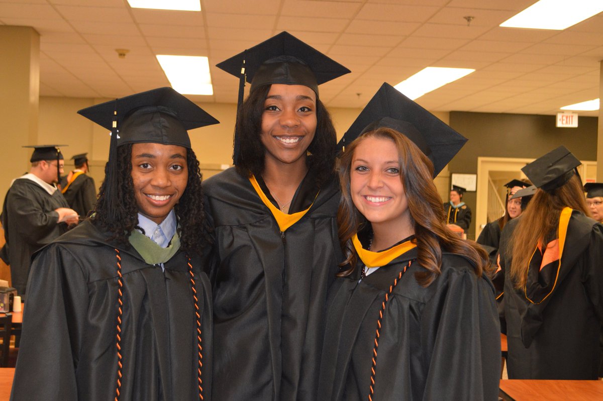 TusculumSports's tweet photo. Congrats to our Tusculum Women's Basketball graduates! @coachdcarter5 @TC_Celebrates #PioneerUp https://t.co/7TFOpmAG76