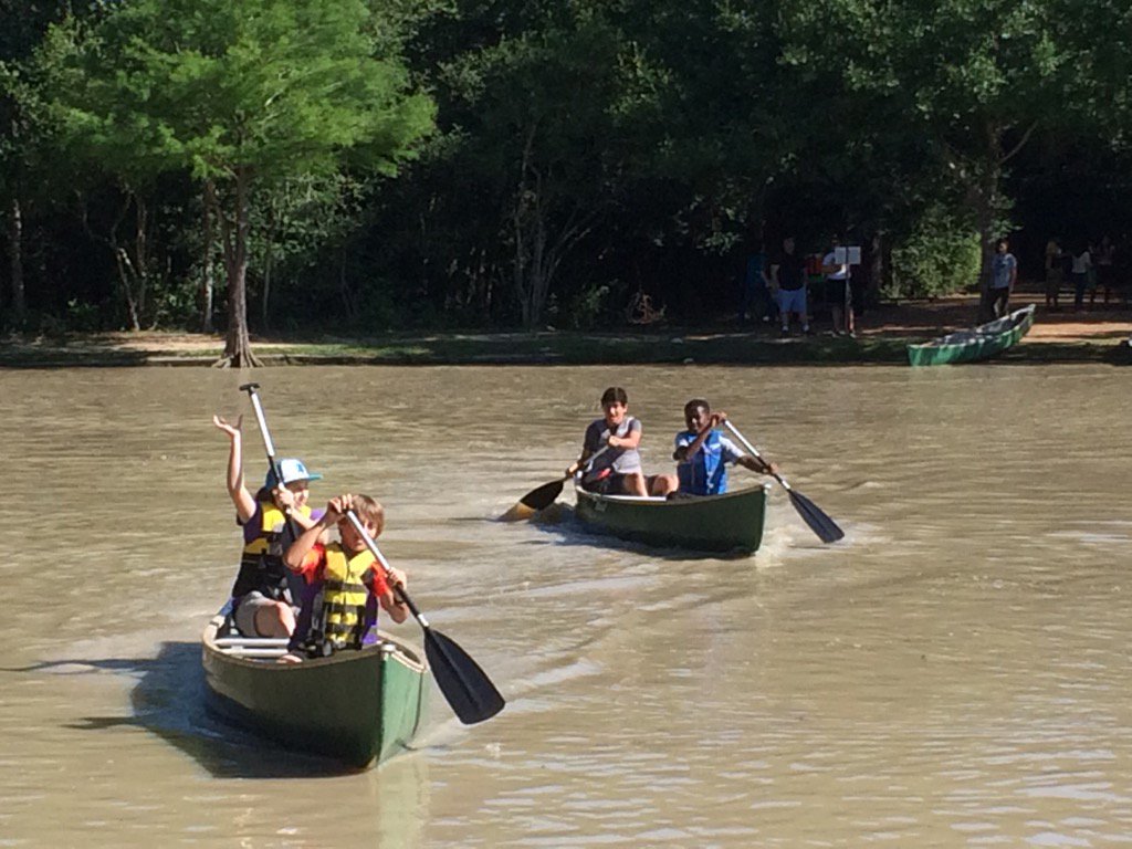 charter2005's tweet photo. KISD Newcomer students canoeing to learn about Newton's Laws #kisd #secsciencekisd #katy2ndaryesl katy2ndaryesl https://t.co/dTs7ucZHwH