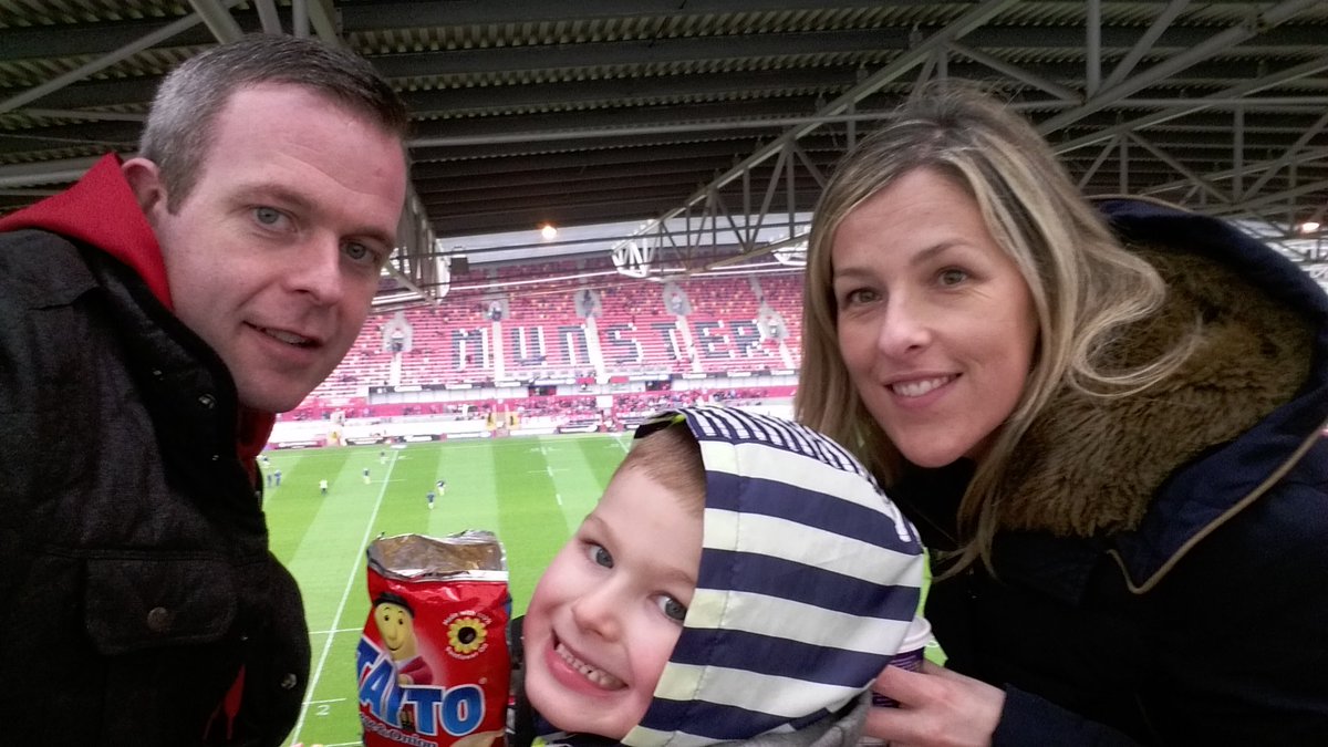 DerekDowling's tweet photo. Come on MUNSTER!! #MunVSca https://t.co/8N8wlPHsEn