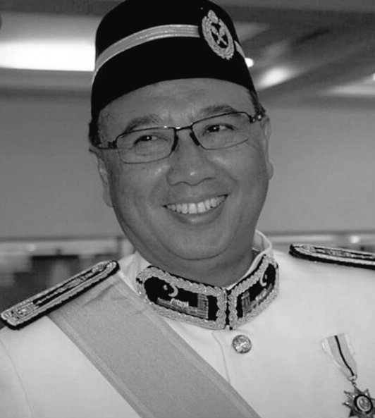 TwtKuale's tweet photo. Allahummarghfirlahu warhamhu waa'fihi wa'fuanhu. Al Fatihah buat Ahli Parlimen Kuale Kangsar, Dato Wan Khairil. https://t.co/eroMptPkkX