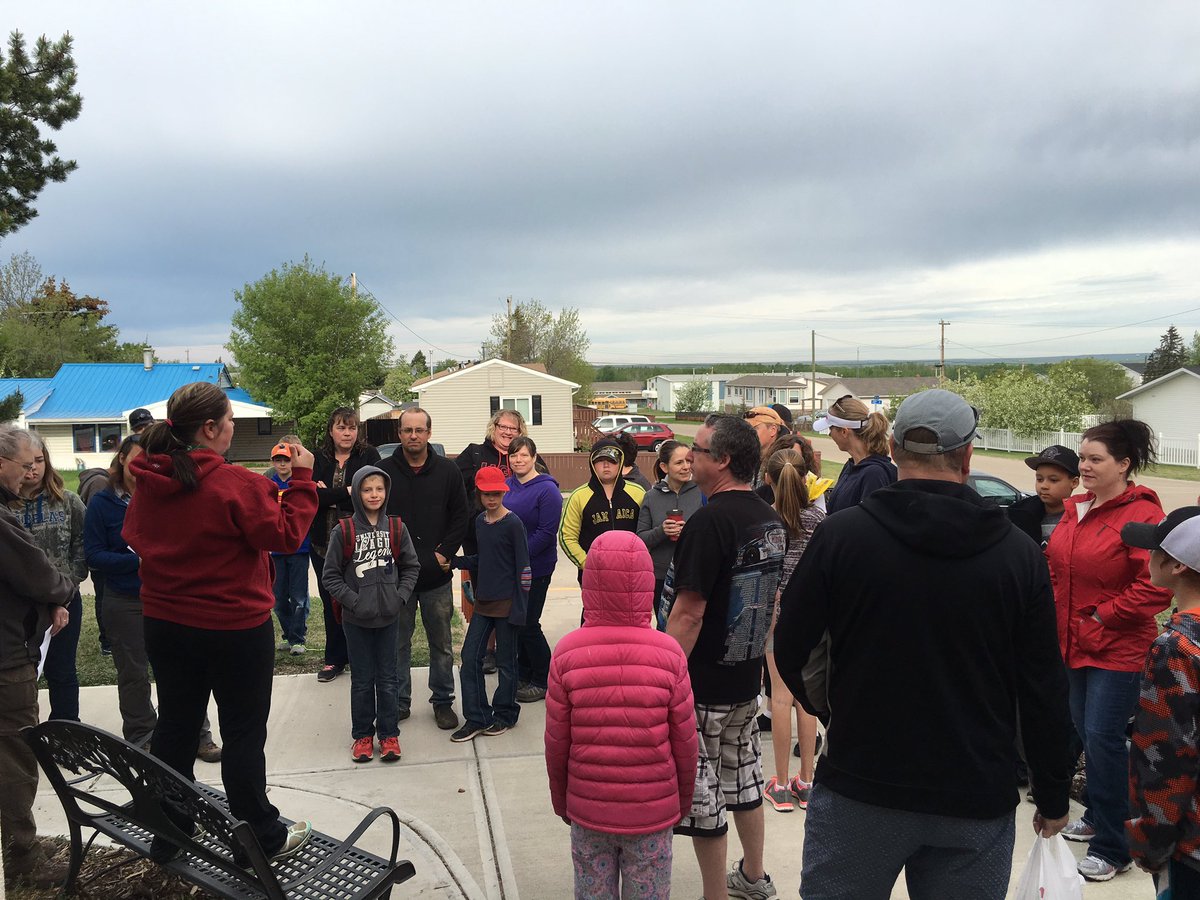 ngpshge's tweet photo. Mrs. P giving her garbage pickers instruction before we head out to clean community ditches. #banditpride#bandrocks https://t.co/EKerk3Yxcm