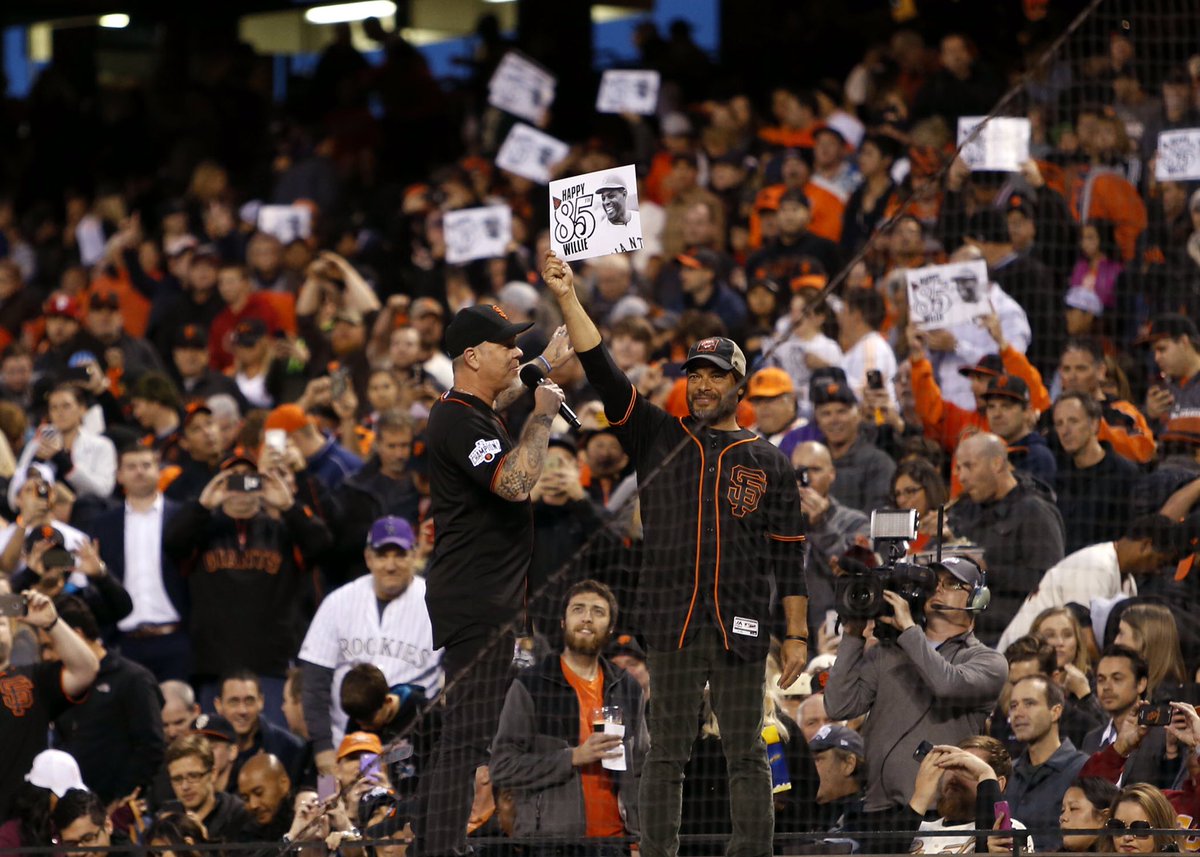 SFGiants's tweet photo. Last night, Metallica sang Happy Birthday to Willie Mays ๐ถ
#SayHey85 ๐ #MetallicaNight๐ค#SFGiants https://t.co/tLytiht7wG