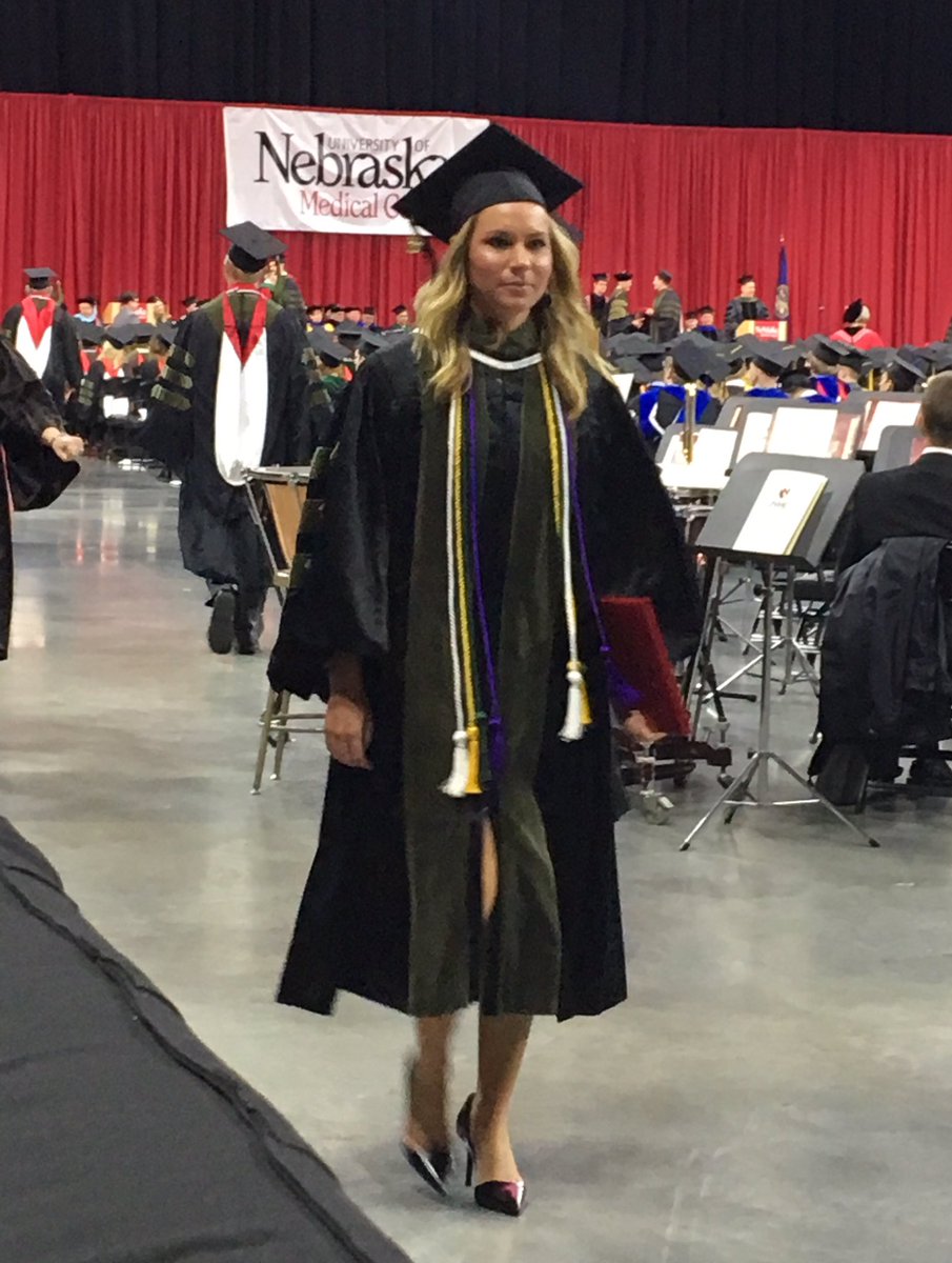 McquayMeredith's tweet photo. #congrats Sad to miss SV's graduation, but s/o to SV grad Abby Schoen Doctorate in Pharmacy. #svnation @SVEagles https://t.co/jiO3j6Eayh