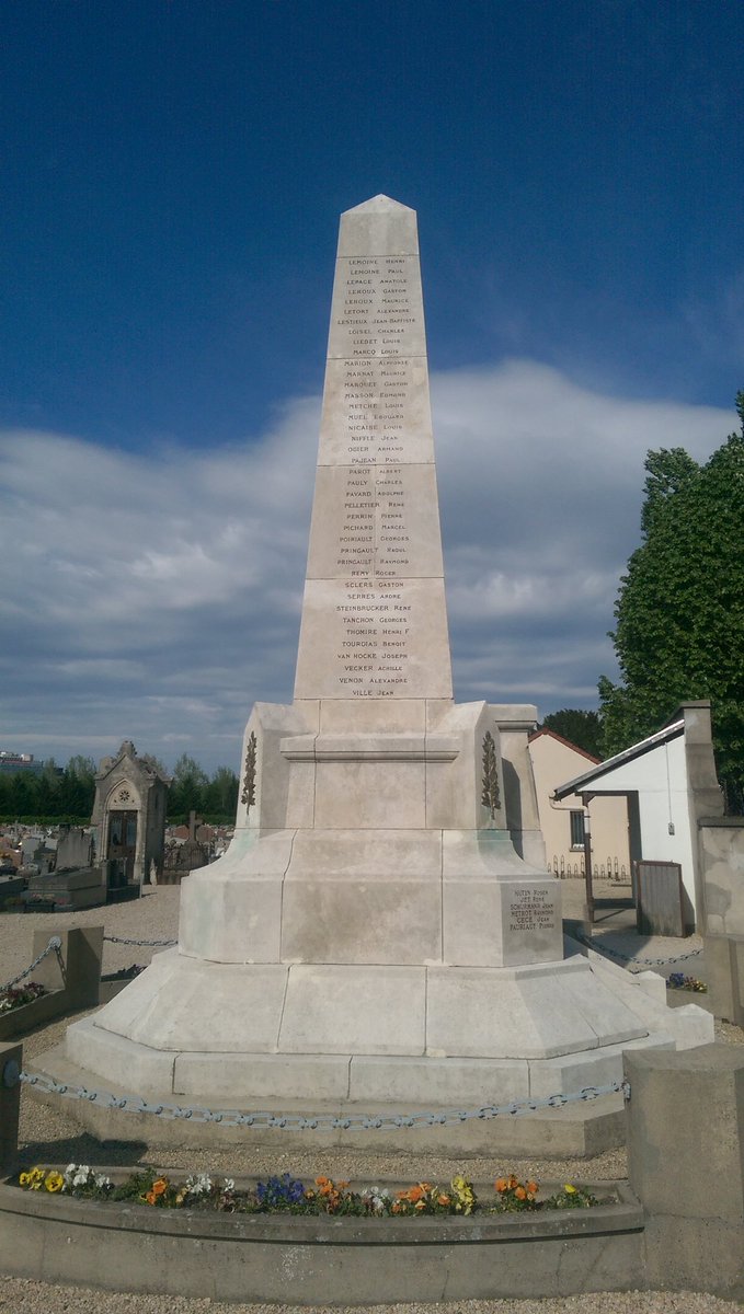 villierains's tweet photo. Demain 8 mai 󾓧 10h45 retrouvez vos élus de gauche à la cérémonie du souvenir place de la mairie #Villiers94 󾓧 https://t.co/3CfmV8BUHj
