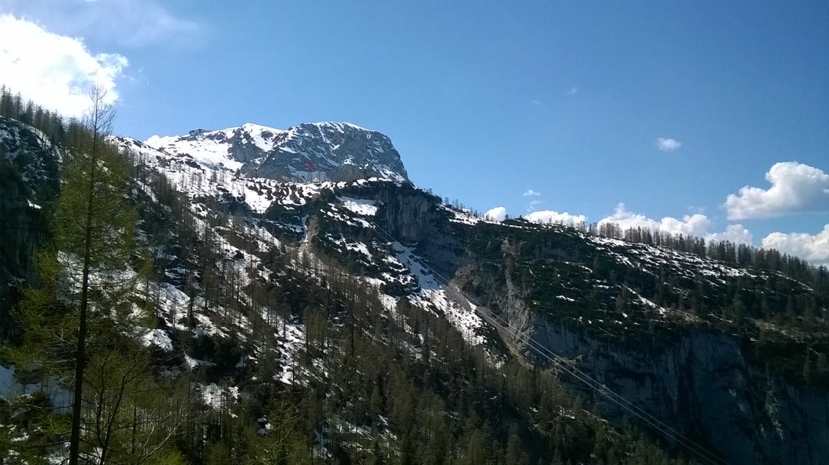 Arikodi's tweet photo. Near Hallstättersee in #Austria #Travel https://t.co/GRXRT7EkMk