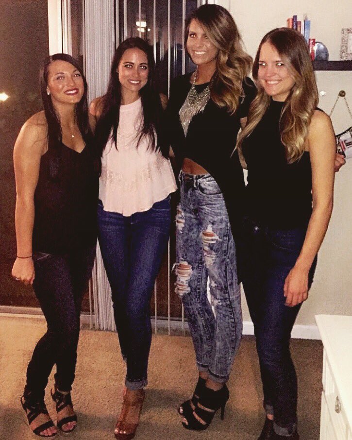 ddelorge's tweet photo. IT'S MONICAS BIRTHDAY AAAND I'M IN SCOTTSDALE!!! NOTHING COULD BE BETTER!!!👯🤗😍😍😍😍 @_sarahhhhhh_ #cletoAZ #scottsdale https://t.co/20BlITRDmf