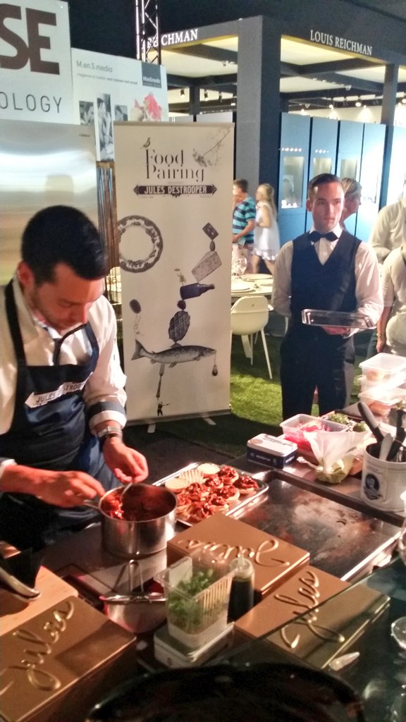 CuliPress's tweet photo. #Eccentric Knokke heerlijke #foodpairing met @DestrooperJules & @MagazineSmaak #130jaar #destrooper #lukke Proficiat https://t.co/Qkf3Zbq3bQ