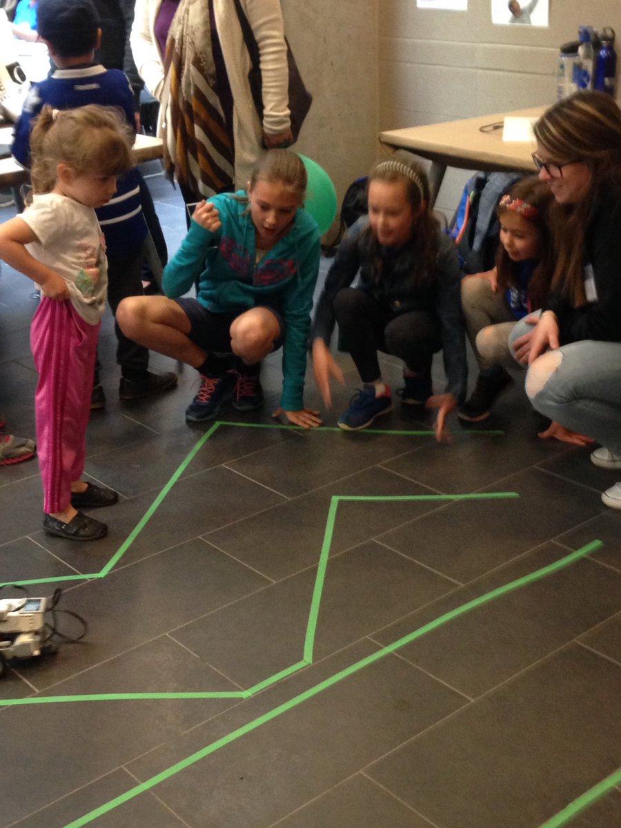 rhodes_sheila's tweet photo. Cool #LEGO robotics at #Uoit #sr2016 science rendezvous #beduoit #steam https://t.co/8sY4x7j35e