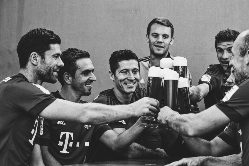 QUE CORRA LA CERVEZA, TETRACAMPEON EL BAYERN. QUE CORRA LA CERVEZA, TETRACAMPEON EL BAYERN.