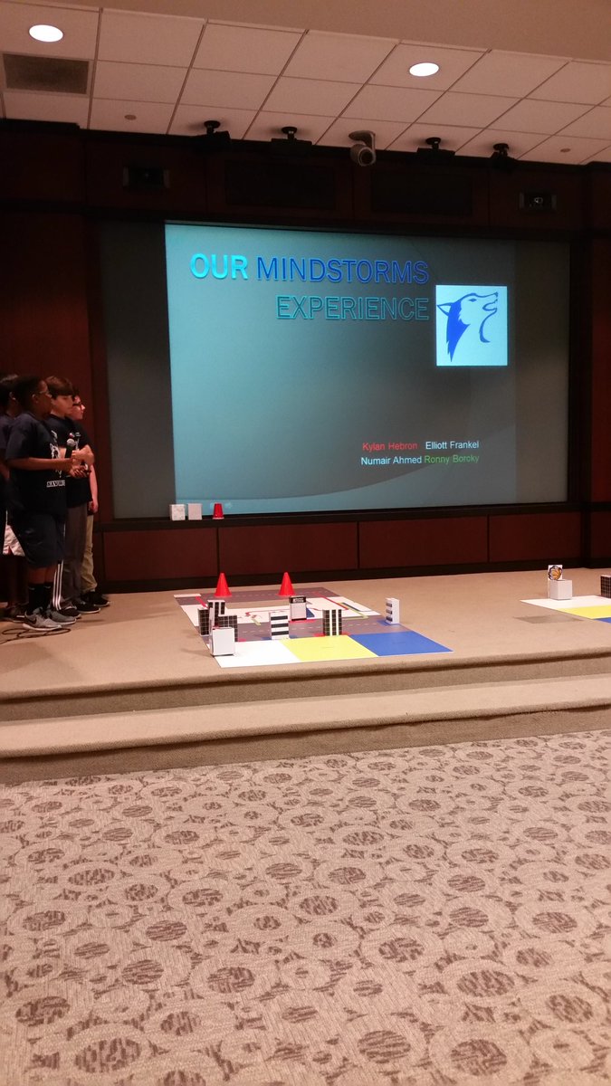 eainorbit's tweet photo. Great #teamwork Navy Wolves. @SWEMemBots @TKE_Americas @hmsmustangs1 #LegoMindstorms https://t.co/QkUv1Dobfh