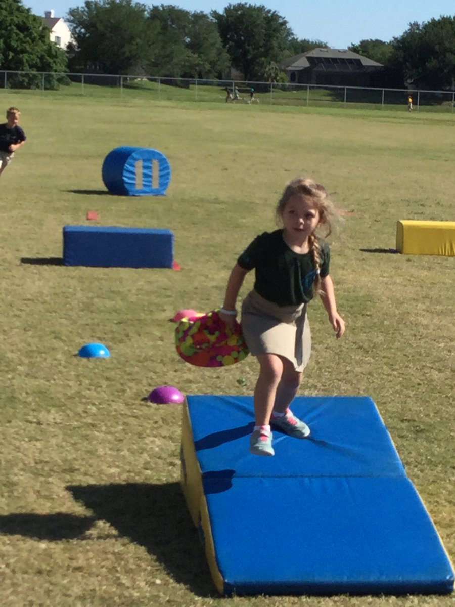 RLStevensonElem's tweet photo. Outstanding field day thanks to our many volunteers and under the direction of PE teacher, Mr. Bartlett! https://t.co/kfLNfjdlVi
