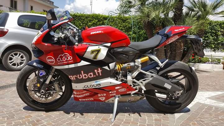 DesmoDENGIU's tweet photo. #chazmania #bravo replica @chazdavies su @DucatiMotor #899 da @vincenzolettie @ArubaRacing @WorldSBK #desmodengiu https://t.co/rdNiV1i1Ku